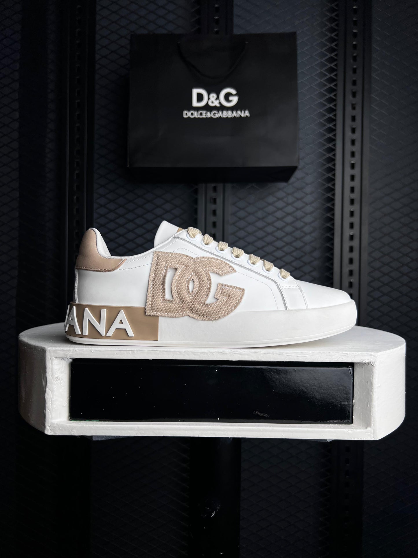 D&G