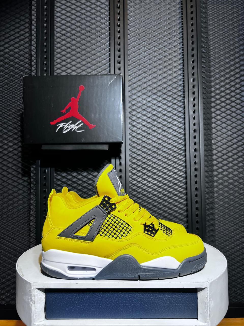 Nike Jordan 4 Retro